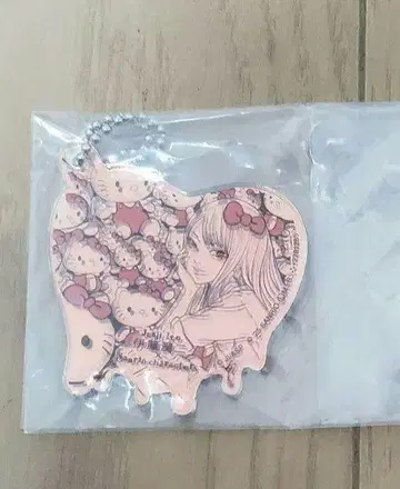 이토 준지 산리오 콜라보 참