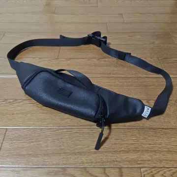 PRO CLUB 블랙 바디백