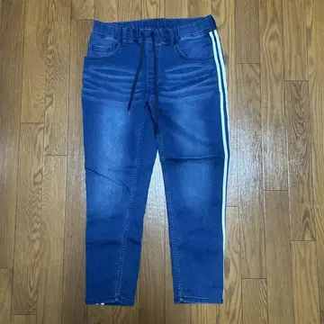 다크 블루 스트라이프 슬림 핏 데님 팬츠