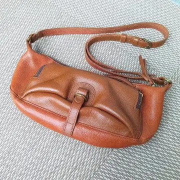 MANO FECE 마노 페스티벌 가죽 숄더백 카멜