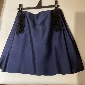 아디엄 플레어 스커트
