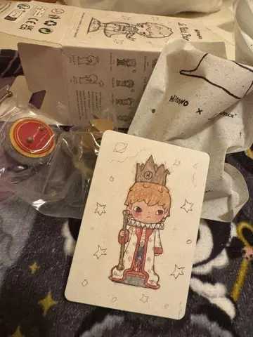 POP Mart Hirono의 The King 피규어