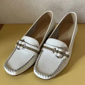 BARCLAY 버클레이 화이트 모카신 로퍼 23cm