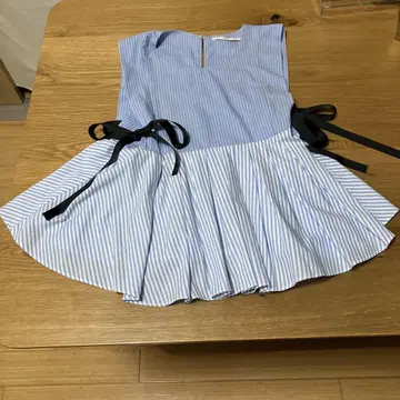 자라 파랑과 화이트 스트라이프 탱크탑