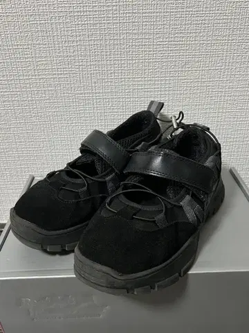 V2 BRYN VELCRO 벨크로 메쉬 플랫 슈즈