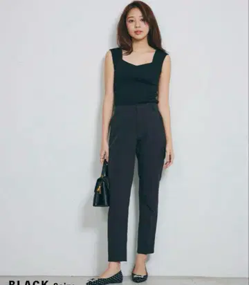 테이퍼드 팬츠 블랙