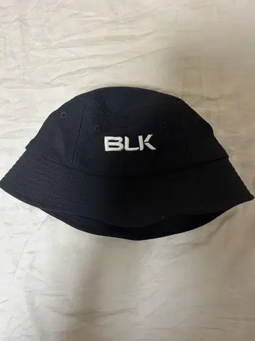 여름 필수품! BLK 버킷 햇 블랙