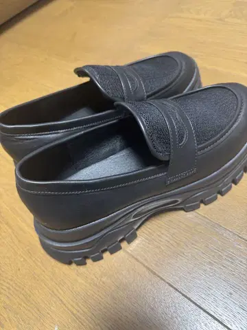YARD PLUS/AUNT MARIE'S un/neu 로퍼