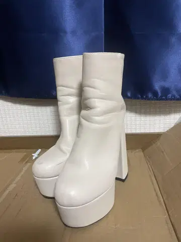 코스프레 통굽 부츠 화이트