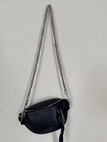 Alexander McQueen 블랙 가죽 백 체인