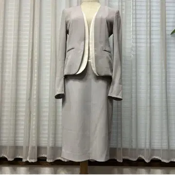 새상품급 BEIGE, 베이지 Cindy 더블 컬러 자켓 스커트 수트