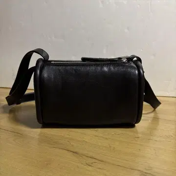 블랙 가죽 숄더백