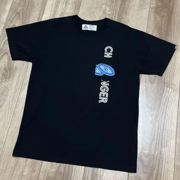 CHALLENGER LOGO PKT TEE 챌린저 나가세