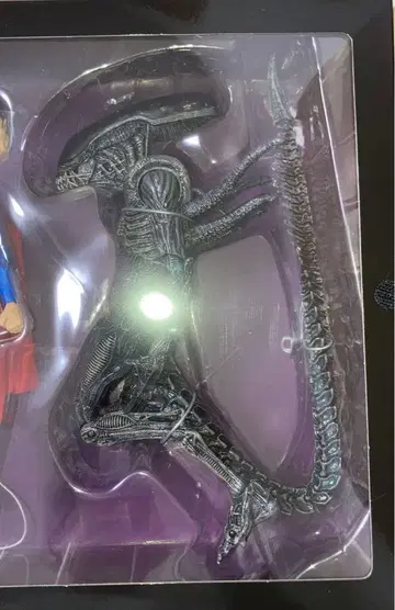 네카 NECA 코믹콘 한정판 슈퍼맨 VS 에이리언 에이리언만