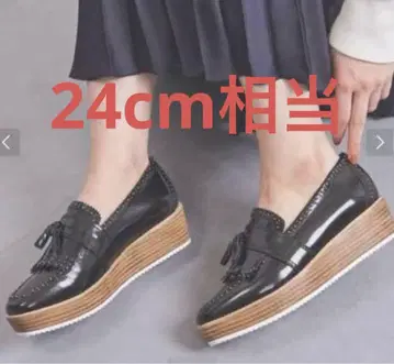 통굽 프린지 로퍼 블랙