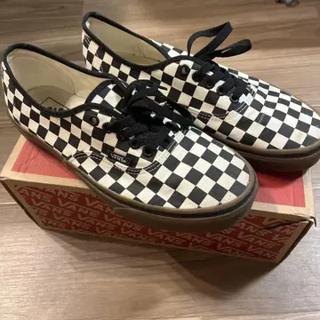VANS 오센틱 체커 패턴 27cm