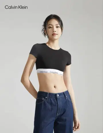 캘빈클라인 블랙 크롭 티셔츠