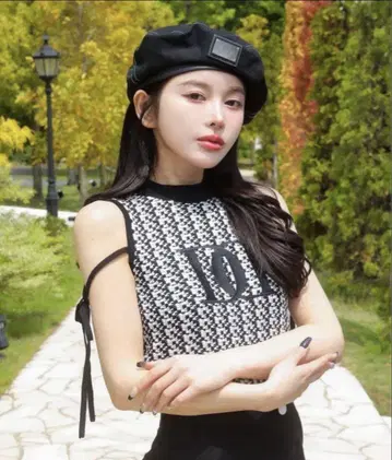 다리치 DD 로고 믹스 슬리브리스 니트