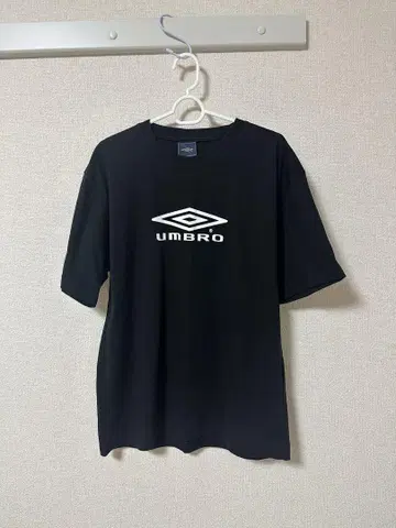 엄브로 티셔츠 로고 여름 새상품급