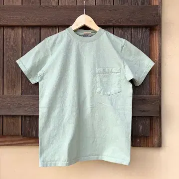 GOODWEAR 클래식 넥 모크넥 포켓 티셔츠