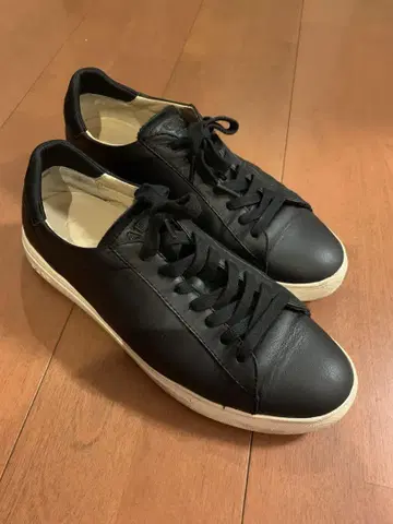 CLAE 클레이 가죽 스니커즈