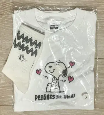 NiziU PEANUTS 콜라보 스누피 티셔츠와 양말 세트 S 사이즈