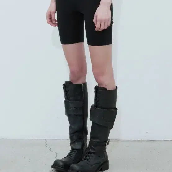 【BOHEMIAN SEOUL】CUT-OUT BIKER SHORTS BOHEMIAN SEOUL] CUT-OUT BIKER SHORTS, BLACK 正規品 韓国