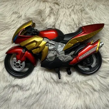 S.H.Figuarts 머신 토네이더 가면라이더 아기토 피규아트