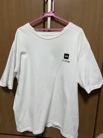 RVCA 화이트 티셔츠 오버 사이즈