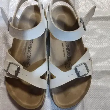 BIRKENSTOCK 샌들 화이트 24,5cm