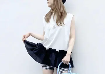 Narcissus 나르시스 슬리브리스 프릴 탑