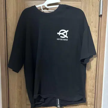 NEVER MIND 오버 사이즈 티셔츠 블랙 OY 지퍼