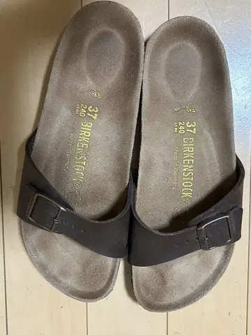 BIRKENSTOCK 브라운 샌들 37
