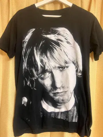 커트 코베인 티셔츠 Nirvana