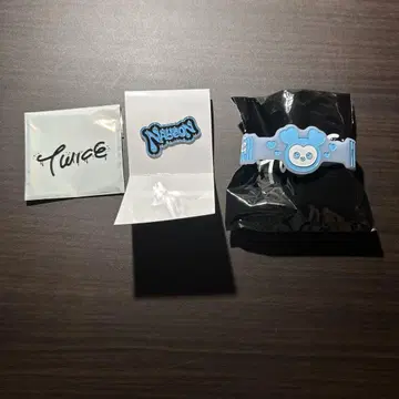 TWICE 나연 팝업 스토어 랜덤 핀 배지 러버 밴드