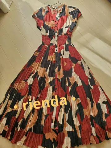 rienda 플리츠 롱 원피스 반팔