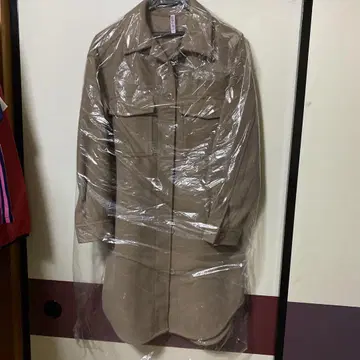 베이지 롱 코트 버튼