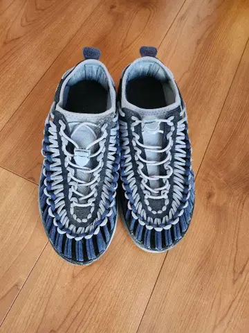 KEEN 샌들