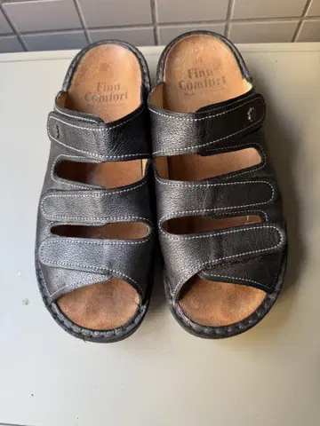 Finn Comfort 블랙 컴포트 샌들