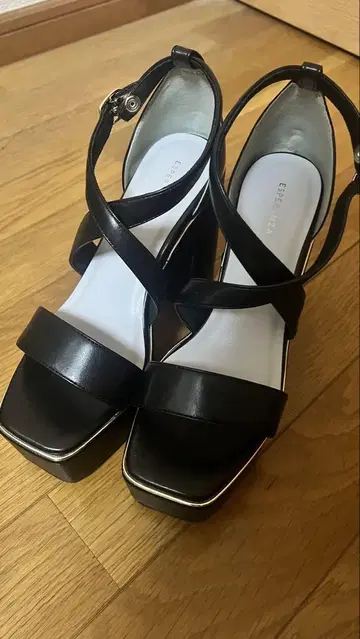 ESPERANZA 락모리 크로스 스트랩 블랙 샌들 LL 사이즈