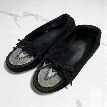 미네통카 모카신 블랙 검정 비즈 네이티브 무늬 24cm