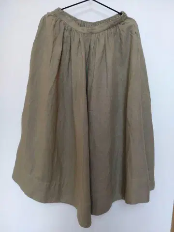 nest Robe 천연 염색 린넨 턱 스커트 올리브
