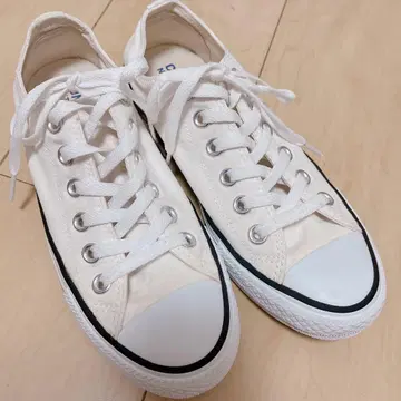 CONVERSE 화이트 로우 컷 스니커즈