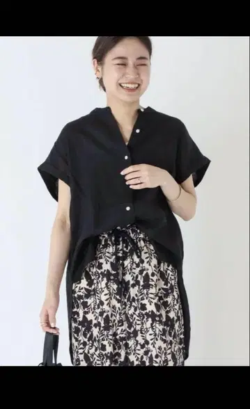 저널 스탠다드 레리움 린넨 밴드 카라 프렌치 블랙