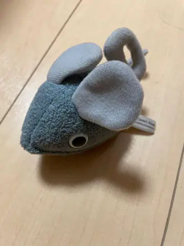 레오레오니아 렉산다와 태엽 쥐 봉제 인형