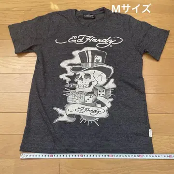 Ed Hardy 스컬 그레이 티셔츠 M입니다.