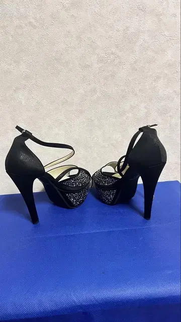 블랙 스트랩 하이힐 23.0