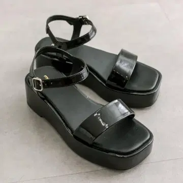 미스틱 통굽 샌들 카스타네 치코 자라