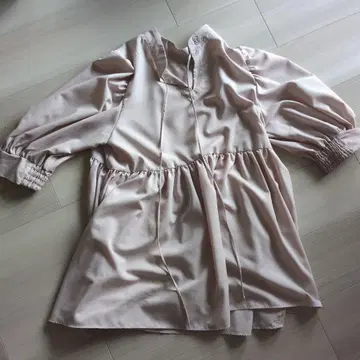 Audire switch blouse 핑크 베이지