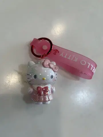 헬로키티 스트랩이 달린 피규어